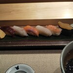 寿し芳 - 中寿司。