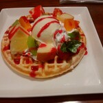 雪詩慕雲 - フルーツワッフル。