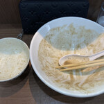 ヌードル＆スパイスカレー 今日の1番 - 