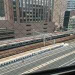 天空飲茶酒家 - 東海道新幹線と在来線