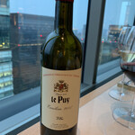 est - シャトー　ル　ピュイ　エミリアン　2017  グラスでいただきます。