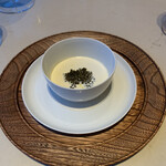 est - アミューズ　その3   スープ　ロワイヤル　キャビアたっぷり入ってます。