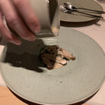 est - ソースを掛けて