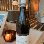 est - ジェローム　シェゾー　ニュイサンジョルジュ　2017 グラスでいただきます。