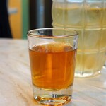 香記豚記 - ショットグラスに入った ”ワイルドターキー”