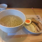 中華そば 慈庵 - 今度はトッピングは別皿で出てきます