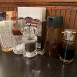 すゞ家 - テーブルセット。