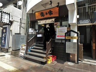 RAMEN TATSUNOYA - お店入口