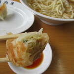 青竹手打ラーメン 日向屋 - 熱々を頬張る！