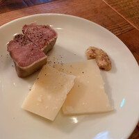 カルネジーオ イースト - 