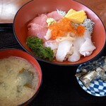 Ichiba Shokudou - 海鮮丼(800円)