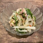 でん六 - 蒸し鶏と野菜の和え物