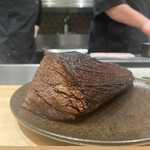 銀座 大石 - どどーん！木みたい！DJﾌﾞｰｽでずっと焼いていた和牛のｼｬﾄｰﾌﾞﾘｱﾝです！