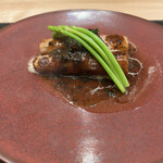 銀座 大石 - ロレーヌだっけ？のホワイトアスパラめちゃ水々しい！み、水！もはや水！上のアスパラジェンヌソバージュ？(ちょっと違う気がするけど覚えられない)もなんかネトッとして美味い！トリュフのおソースざんす！