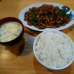 中国家庭料理 大福元 - 魚香肉絲と白飯(中)