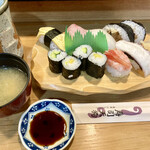 寿司　天狗 - 寿司定食1100円　茶碗蒸しとコーヒーが付きます。
