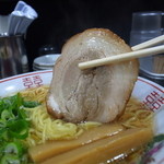 金久右衛門 - 大ぶりのチャーシューが一枚