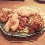 Karaage Yakitori Enishi - からあげ（もも＆むねミックス）\300-。2013年2月。