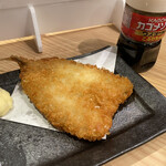 Sushi Sakesakana Sugi Dama - アジフライ柔らかくおつまみには最適な大きさな感じで美味しかった。塩で食べてもいいかも。
