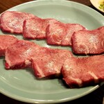 炭火焼肉ホルモン うらら - 