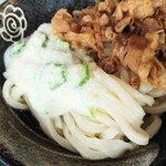 はなまるうどん - 牛とろ玉うどん中