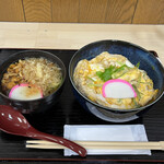 天庄 - 玉子丼（税込み６５０円）と小うどん（２８０円）になめこ（＋１５０円）をトッピング