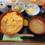 鳥良商店 - 昔ながらの親子丼 税込759円