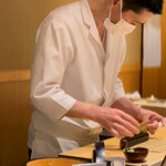 すし宮川  - 干瓢巻完成