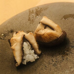 木挽町 とも樹 - 冬菇の炙り