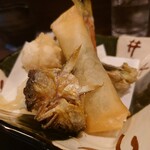 和食 もろ美 - 鮎の春巻きと河豚白子の天ぷら