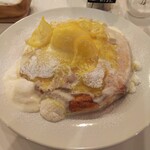 アトリエコータ - パイナップルとレモンのスフレパンケーキ