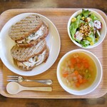 パールブーケ - ツナサンドランチ