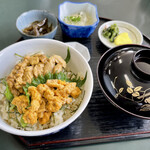 丸健水産 - 生うに二種盛丼 3300円