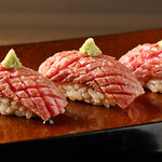 宇佐美 - 和牛炙り握り