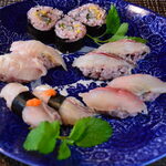 魚山人 - 古代米の寿司