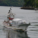 魚山人 - 魚山人へは送迎の船のみで