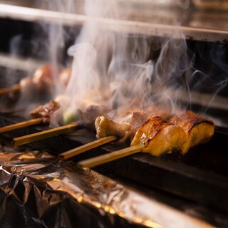 "Utilizing Two Grills to Enhance the Flavor of Damae Chicken"