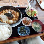 Yokochan Tei - 煮カツ定食(ロースカツ玉とじ)