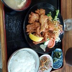よこちゃん亭 - 鶏の唐揚げ定食(人気No.2)