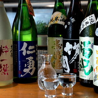 我们有很多千叶县产的日本酒、烧酒和威士忌。