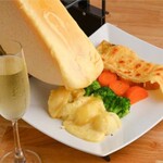 SRY+ IZAKAYA French Italian Creation - ラクレットチーズ