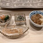 鮨 こう介 - 前菜3種、ガリ2種