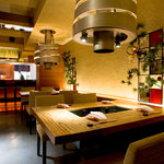 北新地 すがはら - テーブル席も３つだけあります。