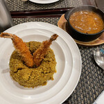 銀座 古川 - 海老フライとドライピラフ クリームカレー添え