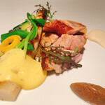 レストランひらまつ 広尾 - トトリコ豚　ねっとりとほと走る甘さ　ドイツホワイトアスパラ　やっぱり違うな　日本のものとは　