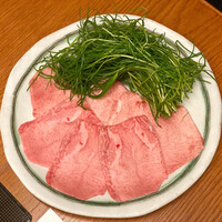 北新地しゃぶしゃぶすき焼き きらく - 極上和牛タン