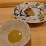 鮨 むらやま - 蒸し鮑と肝ソース