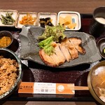 Oshokujidokoro Tawaraya - 寝かせ玄米の糀御膳 肉 ご飯増量