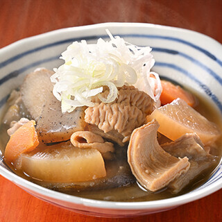 Slowly simmered giblets and assorted fresh fish from Toyosu