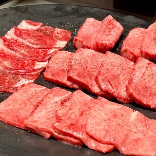 Custom made meat! ? ❶